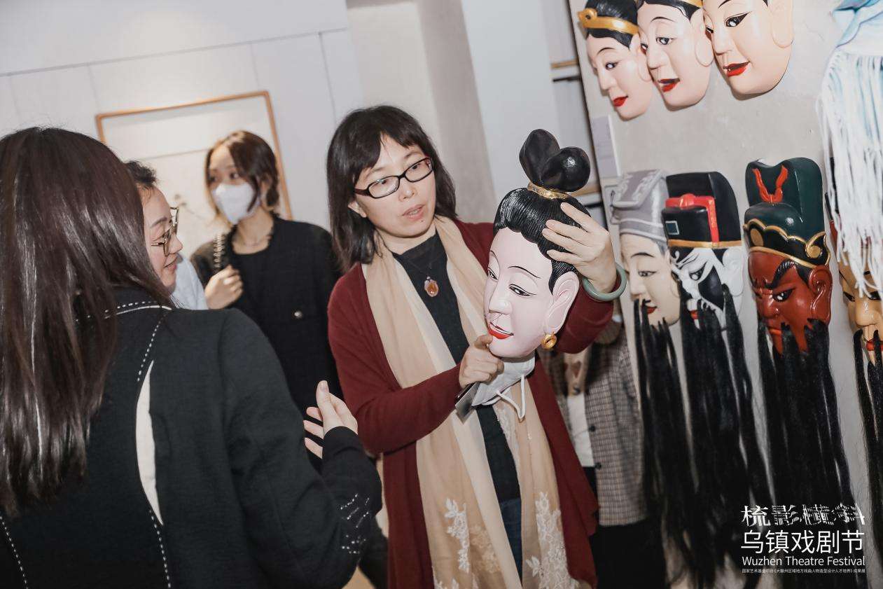 12.大发娱乐城李文冰副校长出席成果展