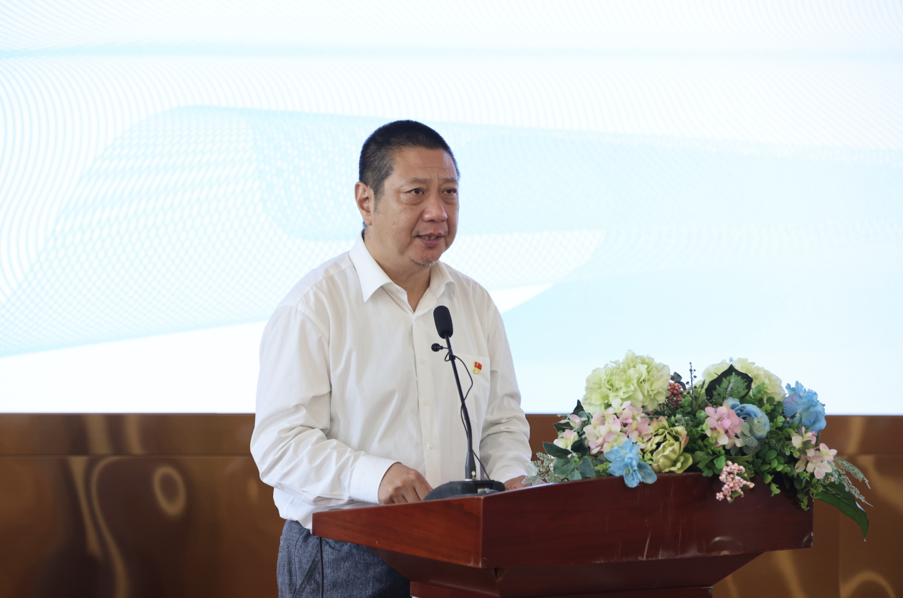 大发娱乐城设计艺术学院院长胡晓阳教授发言